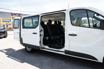 Renault Trafic 2016 - 21900 EUR, 152992 km - AUTO.MOTO.pt - 152992km - foto 7 de 16