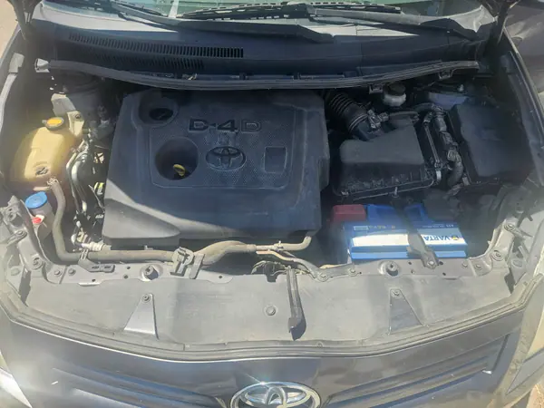 Toyota Auris 2012 - 9000 EUR, 130000 km - AUTO.MOTO.pt - 130000km - foto 13 de 13