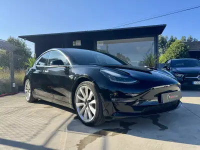 Tesla Model 3 2019 - 21999 EUR, 149000 km - AUTO.MOTO.pt - 149000km - foto 3 de 22