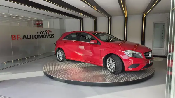 Mercedes-Benz A 160 2015 - 12900 EUR, 208637 km - AUTO.MOTO.pt - 208637km - foto 9 de 53