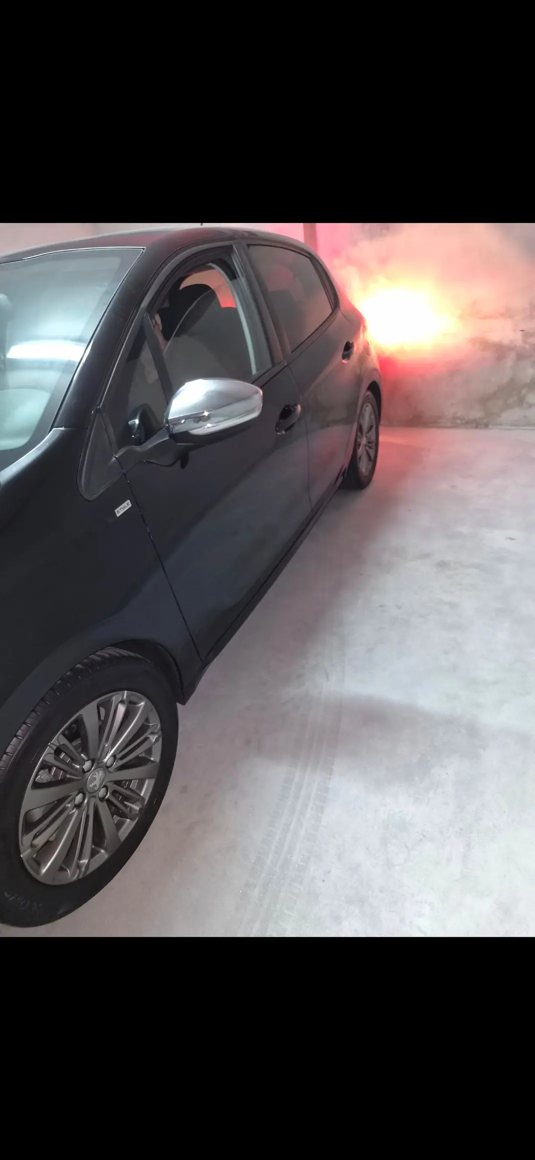 Peugeot 208 2017 - 8500 EUR, 99457 km - 99457km - foto 8 de 8