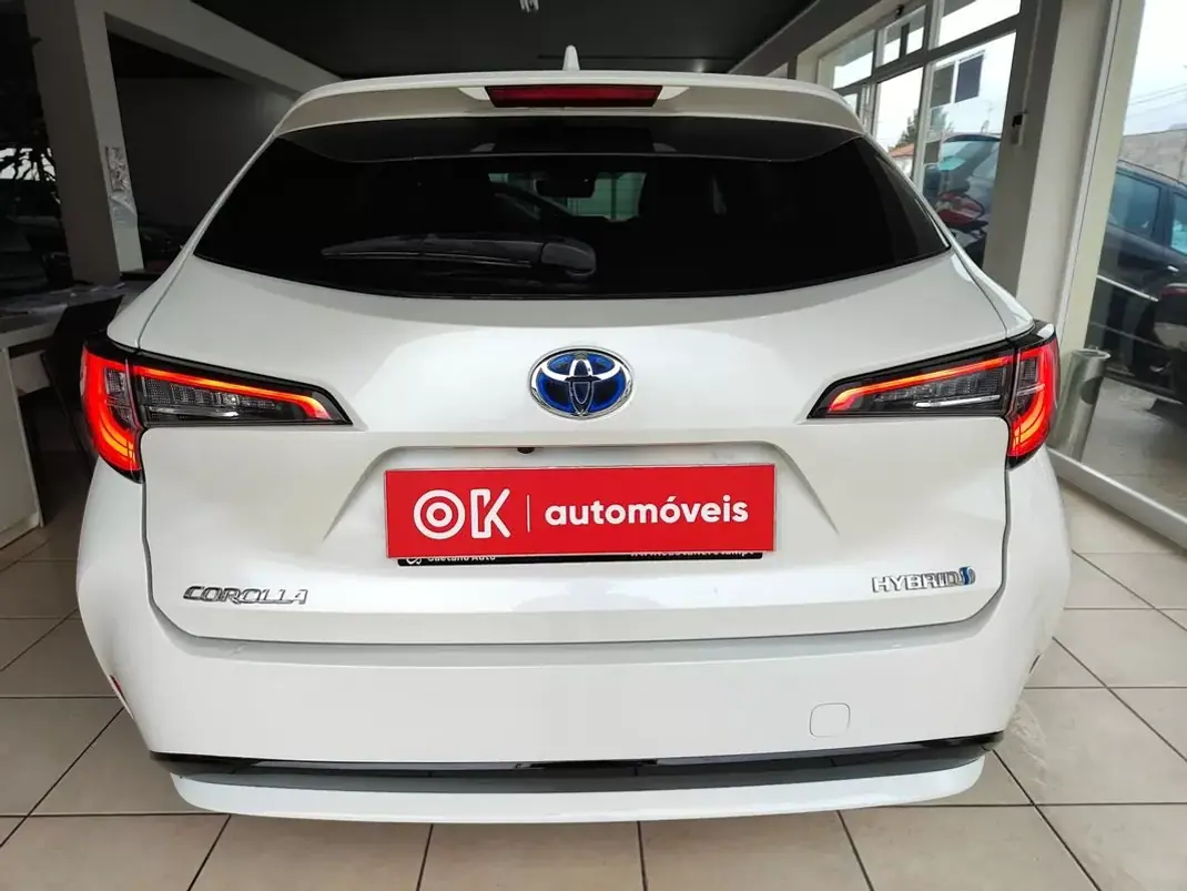 Toyota Corolla Touring Sports 2021 - 21950 EUR, 114000 km - AUTO.MOTO.pt - 114000km - foto 9 de 35