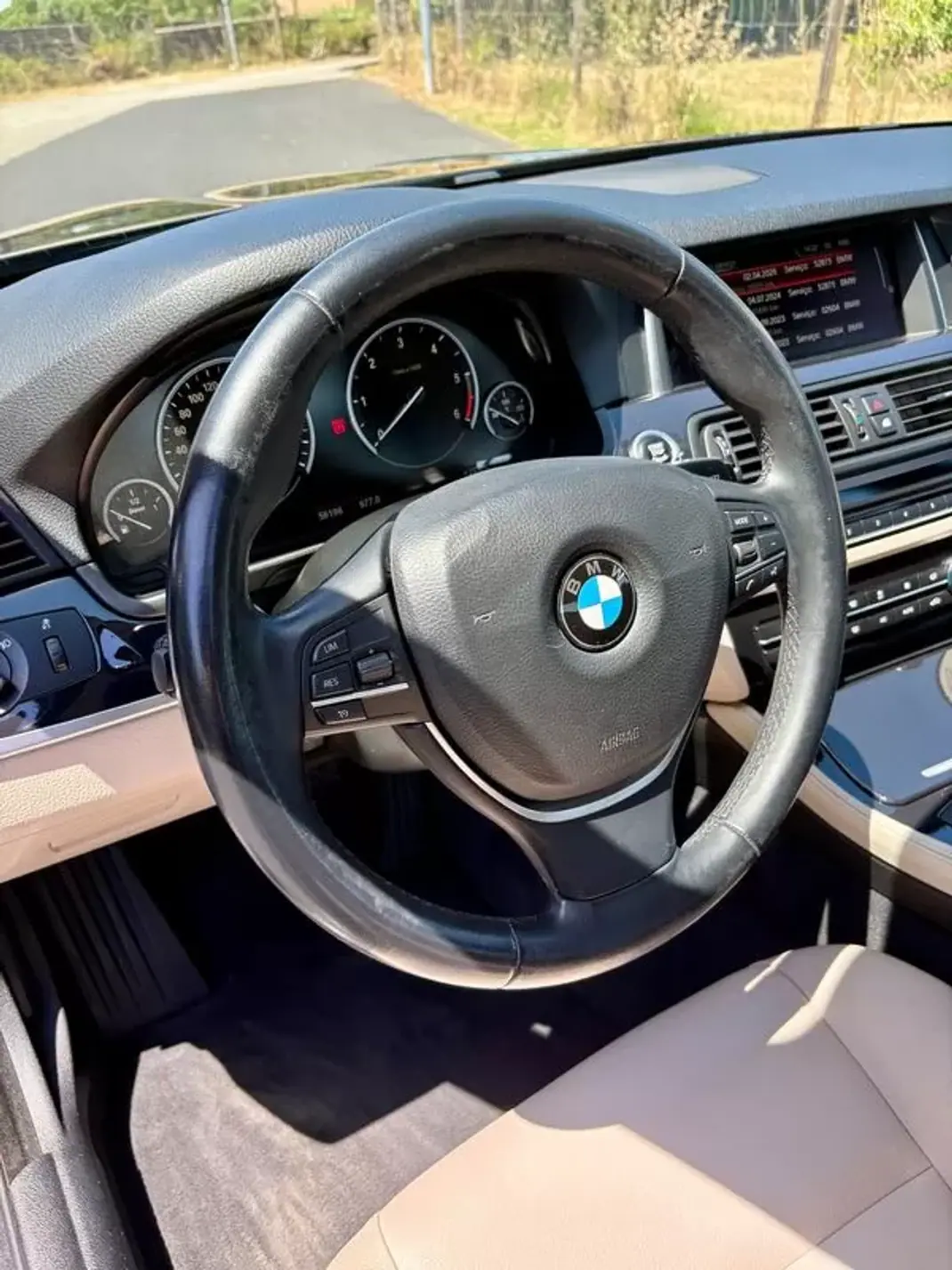 BMW 520 2015 - 21900 EUR, 56196 km - AUTO.MOTO.pt - 56196km - foto 7 de 24