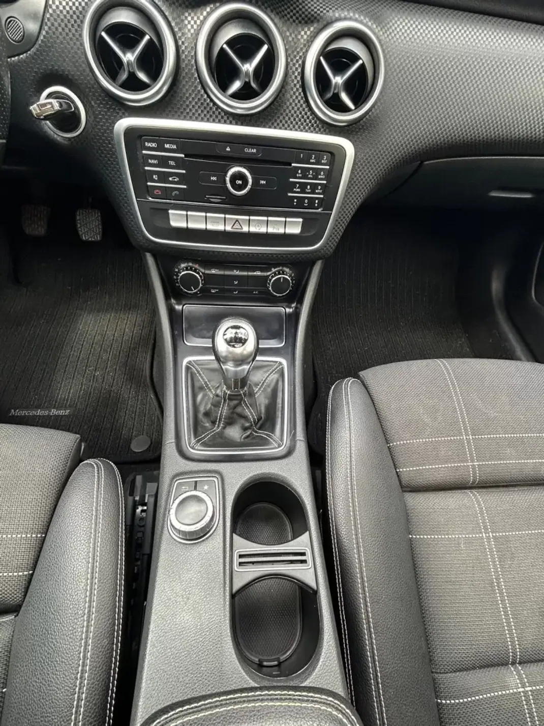Mercedes-Benz A 180 2016 - 16750 EUR, 201775 km - AUTO.MOTO.pt - 201775km - foto 16 de 23