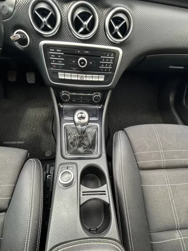 Mercedes-Benz A 180 2016 - 16750 EUR, 201775 km - AUTO.MOTO.pt - 201775km - foto 16 de 23