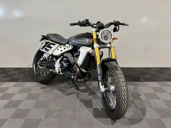 2022 - 5750 EUR, 5500 km - AUTO.MOTO.pt - 5500km - foto 3 de 27