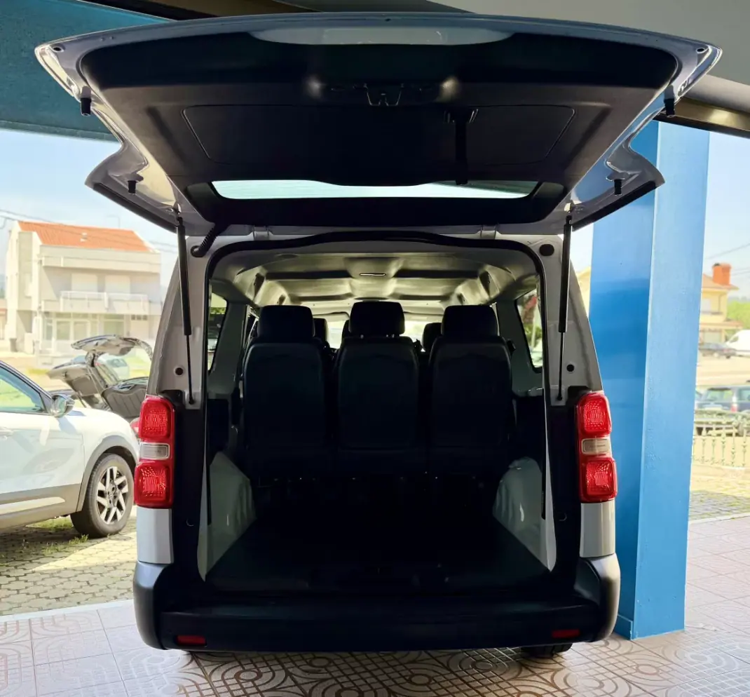 Opel Vivaro 2022 - 32950 EUR, 78000 km - AUTO.MOTO.pt - 78000km - foto 21 de 22