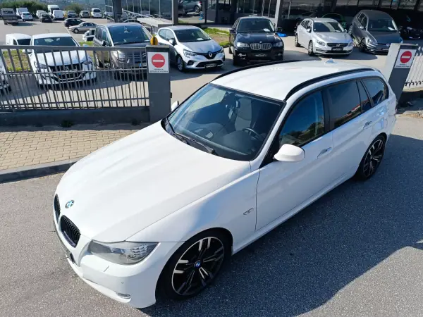BMW 320 2011 - 12900 EUR, 206000 km - AUTO.MOTO.pt - 206000km - foto 19 de 37