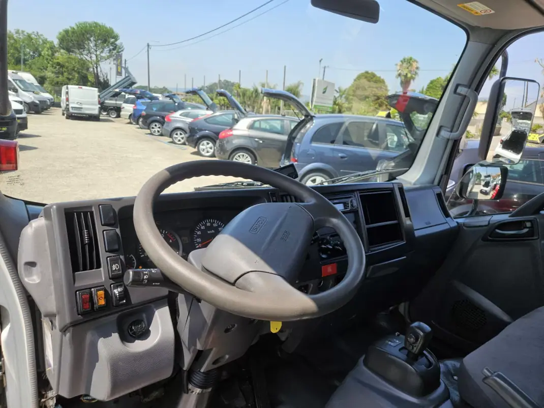 Isuzu 2011 - 16500 EUR, 180000 km - 180000km - foto 9 de 9