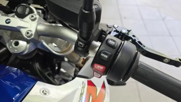 BMW F 900 R 2023 - 10900 EUR, 1060 km - AUTO.MOTO.pt - 1060km - foto 21 de 23