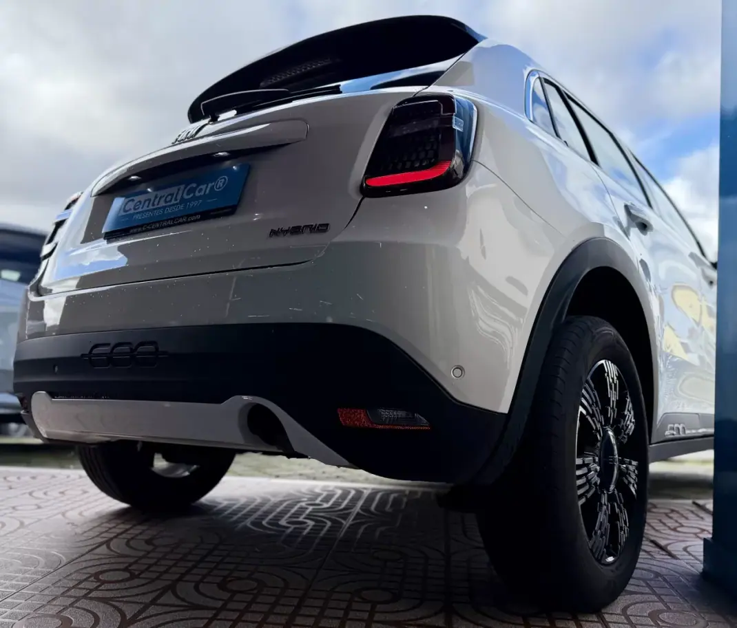 Fiat 600 2025 - 20950 EUR, 6000 km - AUTO.MOTO.pt - 6000km - foto 11 de 31