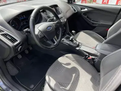 Ford Focus 2017 - 13490 EUR, 150500 km - AUTO.MOTO.pt - 150500km - foto 11 de 22