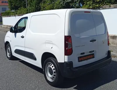 Peugeot Partner 2019 - 11490 EUR, 130000 km - 130000km - foto 5 de 17