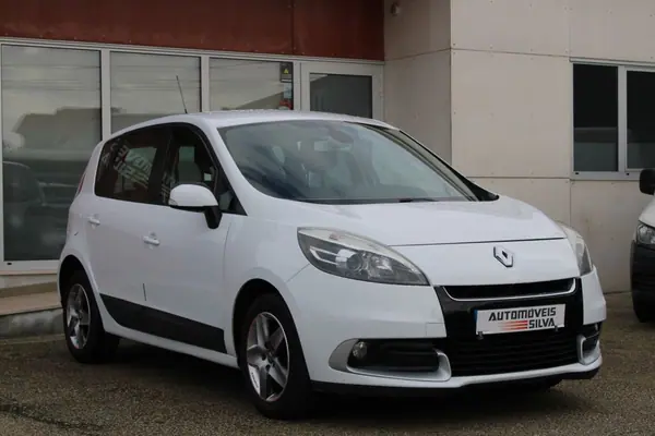 Renault Scénic 2012 - 7900 EUR, 212000 km - AUTO.MOTO.pt - 212000km - foto 5 de 21