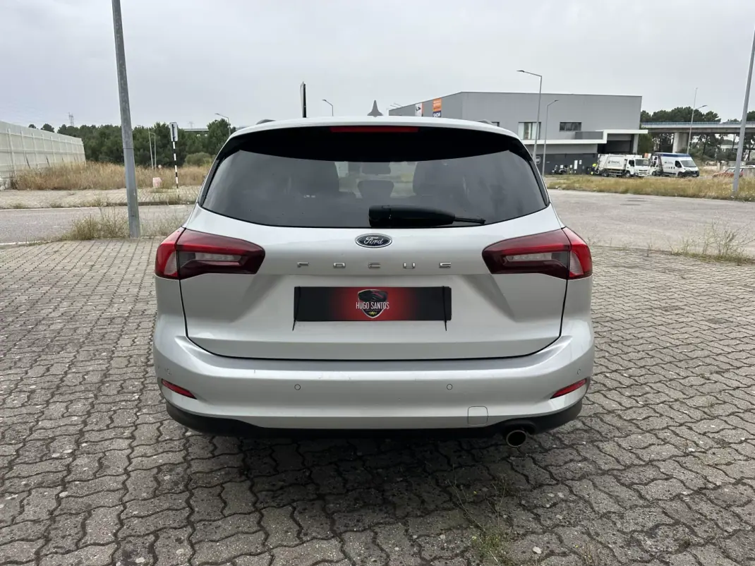 Ford Focus SW 2023 - 15490 EUR, 91000 km - 91000km - foto 5 de 17