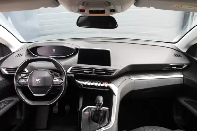 Peugeot 3008 2018 - 18000 EUR, 97000 km - AUTO.MOTO.pt - 97000km - foto 9 de 18