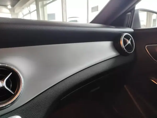 Mercedes-Benz CLA 200 2016 - 20500 EUR, 168500 km - AUTO.MOTO.pt - 168500km - foto 33 de 36