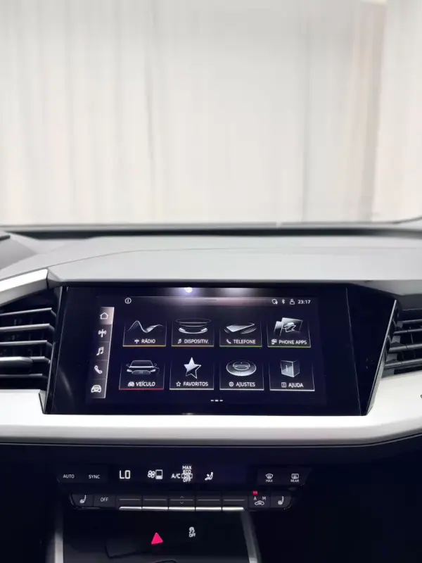 Audi Q4 e-tron 2021 - 25750 EUR, 147000 km - AUTO.MOTO.pt - 147000km - foto 11 de 21