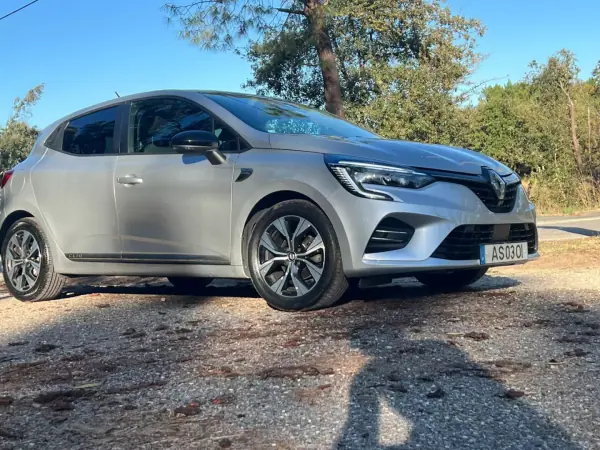 Renault Clio 2022 — photo 3 of 46