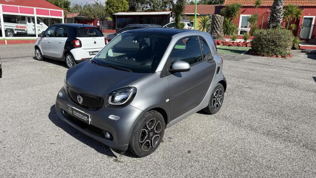 Smart Fortwo Cabrio 2018 - 10490 EUR, 55157 km - AUTO.MOTO.pt - 55157km - foto 1 de 40