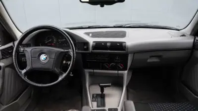 BMW 520 1994 - 5900 EUR, 241000 km - AUTO.MOTO.pt - 241000km - foto 17 de 19