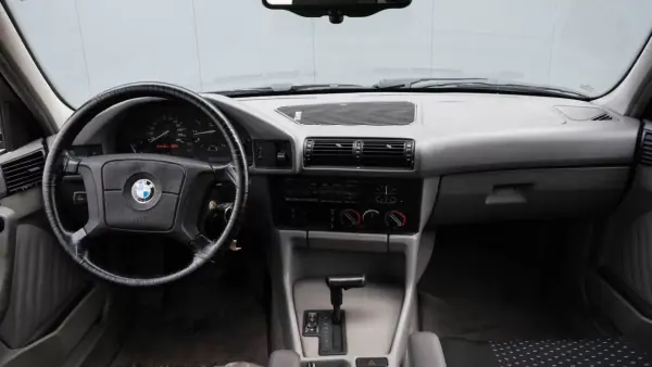 BMW 520 1994 - 5900 EUR, 241000 km - AUTO.MOTO.pt - 241000km - foto 17 de 19