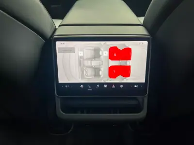 Tesla Model 3 2023 - 36900 EUR, 116000 km - AUTO.MOTO.pt - 116000km - foto 15 de 20