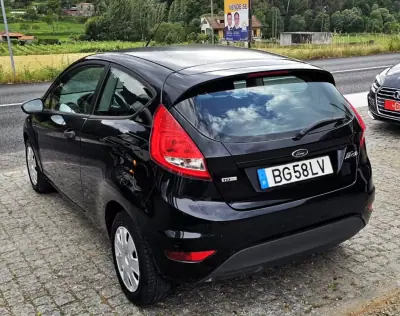 Ford Fiesta 2009 - 7500 EUR, 92000 km - AUTO.MOTO.pt - 92000km - foto 18 de 18