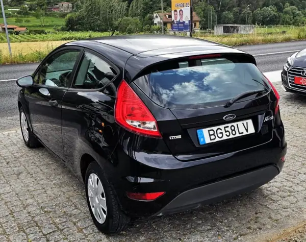 Ford Fiesta 2009 - 7500 EUR, 92000 km - AUTO.MOTO.pt - 92000km - foto 18 de 18