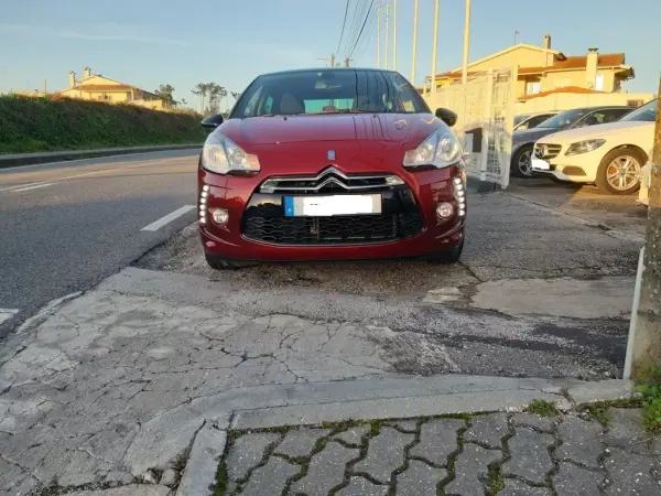 Citroën DS3 2010 - 8900 EUR, 175200 km - AUTO.MOTO.pt - 175200km - foto 5 de 47