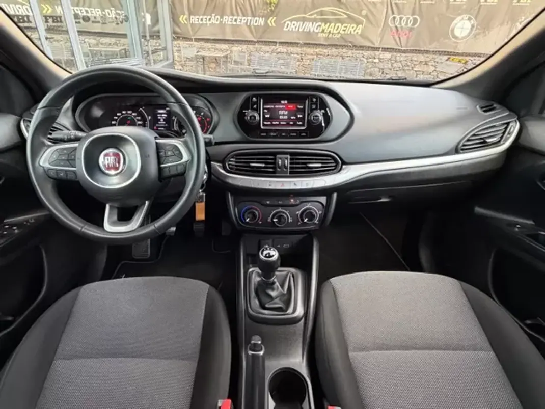 Fiat Tipo 2021 - 14900 EUR, 88000 km - AUTO.MOTO.pt - 88000km - foto 10 de 12