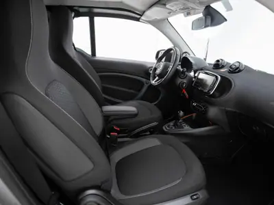 Smart Fortwo Cabrio 2021 - 15000 EUR, 38000 km - AUTO.MOTO.pt - 38000km - foto 8 de 17