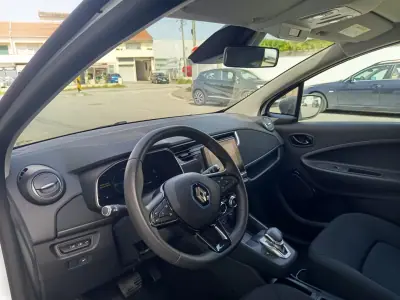 Renault Zoe 2020 - 13990 EUR, 24000 km - AUTO.MOTO.pt - 24000km - foto 12 de 17