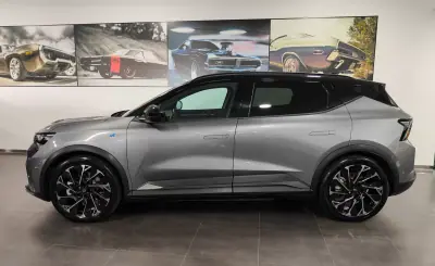 Renault Scénic E-Tech 2024 - 40990 EUR, 9000 km - AUTO.MOTO.pt - 9000km - foto 5 de 31