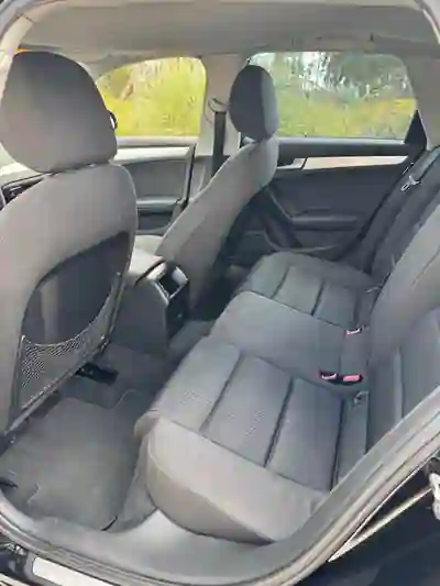 Audi A4 Avant 2011 - 7799 EUR, 312000 km - AUTO.MOTO.pt - 312000km - foto 9 de 12