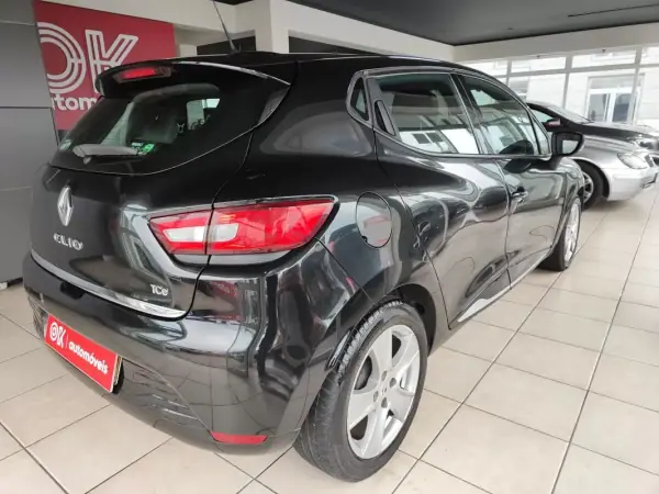 Renault Clio 2014 - 8750 EUR, 109100 km - AUTO.MOTO.pt - 109100km - foto 11 de 30