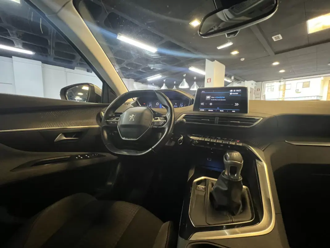 Peugeot 3008 2019 - 13990 EUR, 110000 km - AUTO.MOTO.pt - 110000km - foto 5 de 27