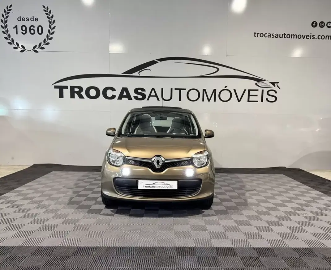 Renault Twingo 2015 - 7900 EUR, 124650 km - 124650km - foto 23 de 42