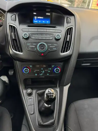Ford Focus SW 2017 - 9980 EUR, 125000 km - AUTO.MOTO.pt - 125000km - foto 13 de 15