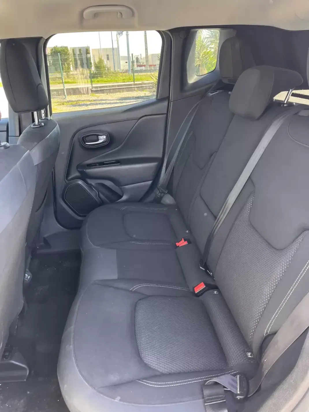 Jeep Renegade 2022 - 18500 EUR, 82500 km - AUTO.MOTO.pt - 82500km - foto 21 de 21