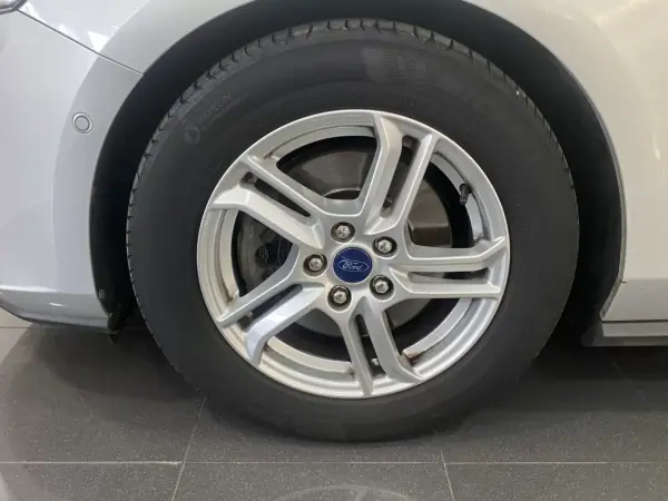 Ford Focus SW 2019 - 12600 EUR, 156868 km - AUTO.MOTO.pt - 156868km - foto 17 de 34