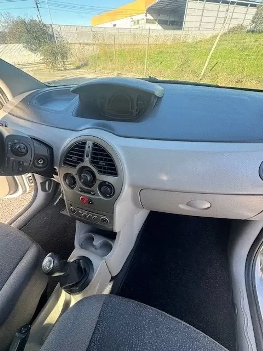 Renault Modus 2005 - 2500 EUR, 284633 km - AUTO.MOTO.pt - 284633km - foto 17 de 17