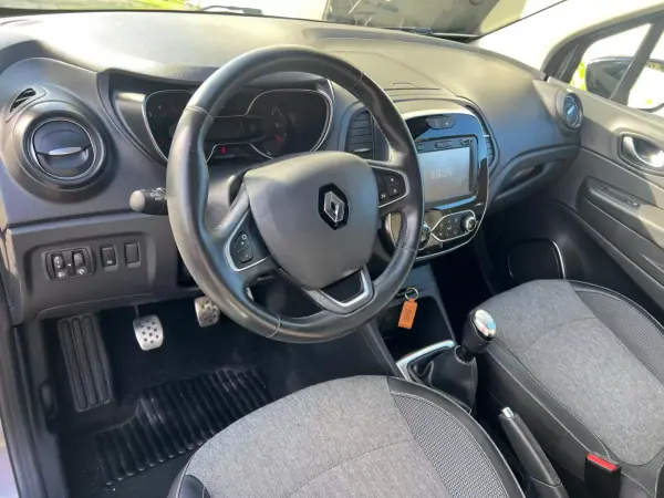 Renault Captur 2019 - 16990 EUR, 90898 km - AUTO.MOTO.pt - 90898km - foto 16 de 37