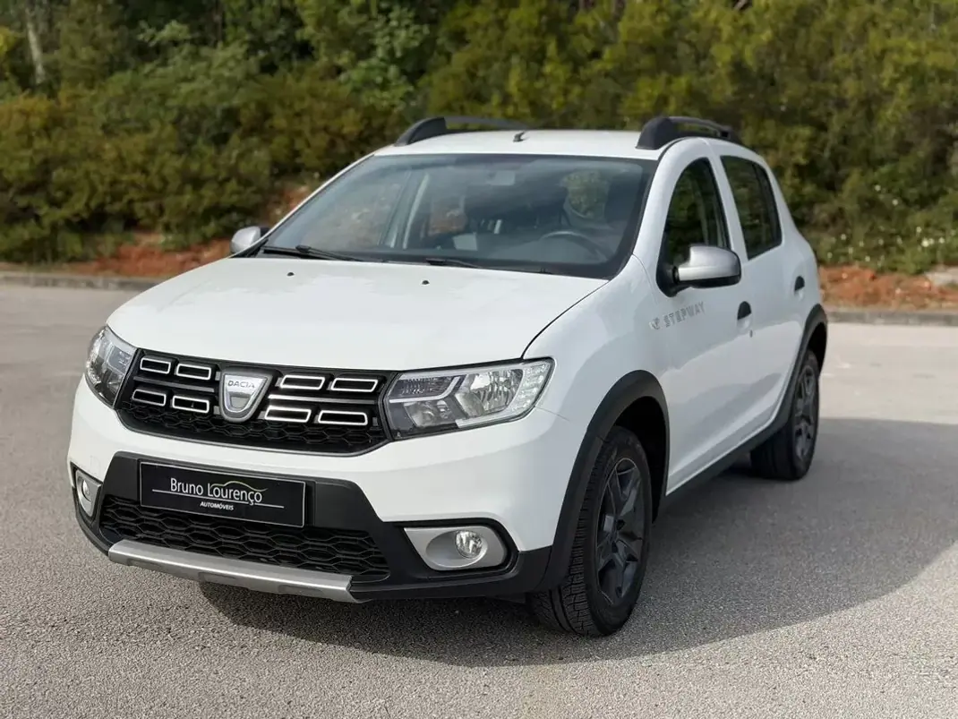 Dacia Sandero 2017 - 9900 EUR, 103200 km - AUTO.MOTO.pt - 103200km - foto 13 de 24