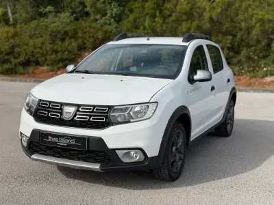 Dacia Sandero 2017 - 9900 EUR, 103200 km - AUTO.MOTO.pt - 103200km - foto 13 de 24