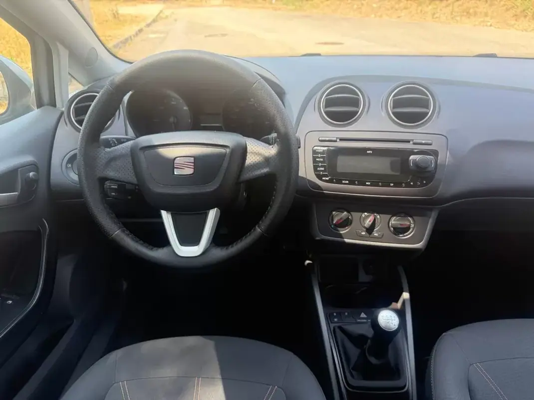 SEAT Ibiza 2011 - 6450 EUR, 199000 km - 199000km - foto 17 de 25
