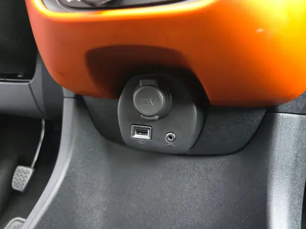 Citroën C1 2018 - 8990 EUR, 84800 km - AUTO.MOTO.pt - 84800km - foto 28 de 40