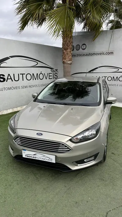 Ford Focus 2015 - 13500 EUR, 117793 km - AUTO.MOTO.pt - 117793km - foto 2 de 26