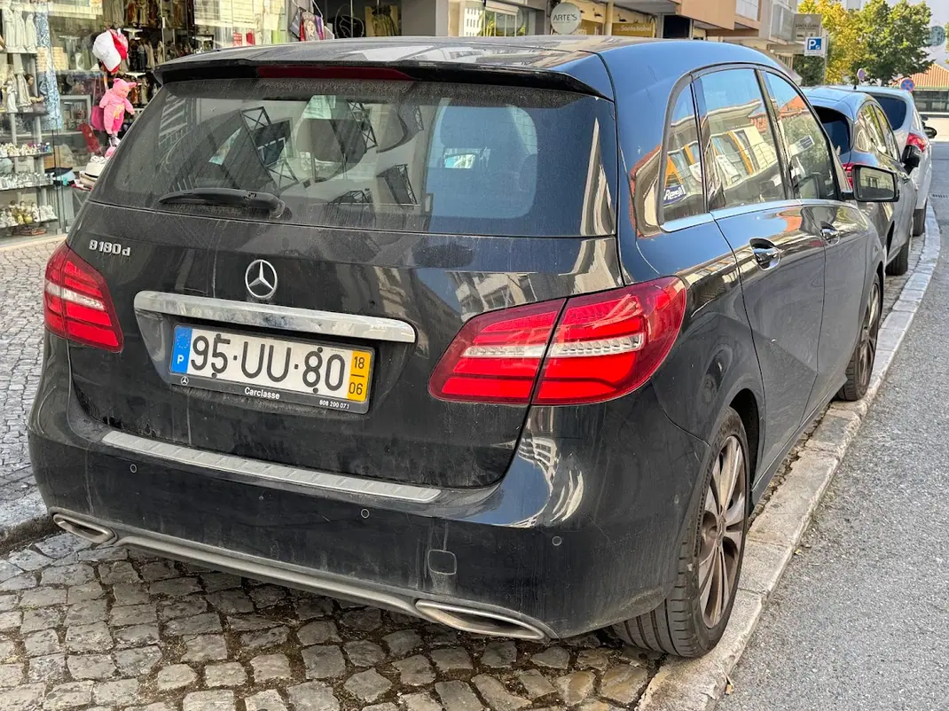 Mercedes-Benz B 180 2018 - 14500 EUR, 106000 km - AUTO.MOTO.pt - 106000km - foto 10 de 10