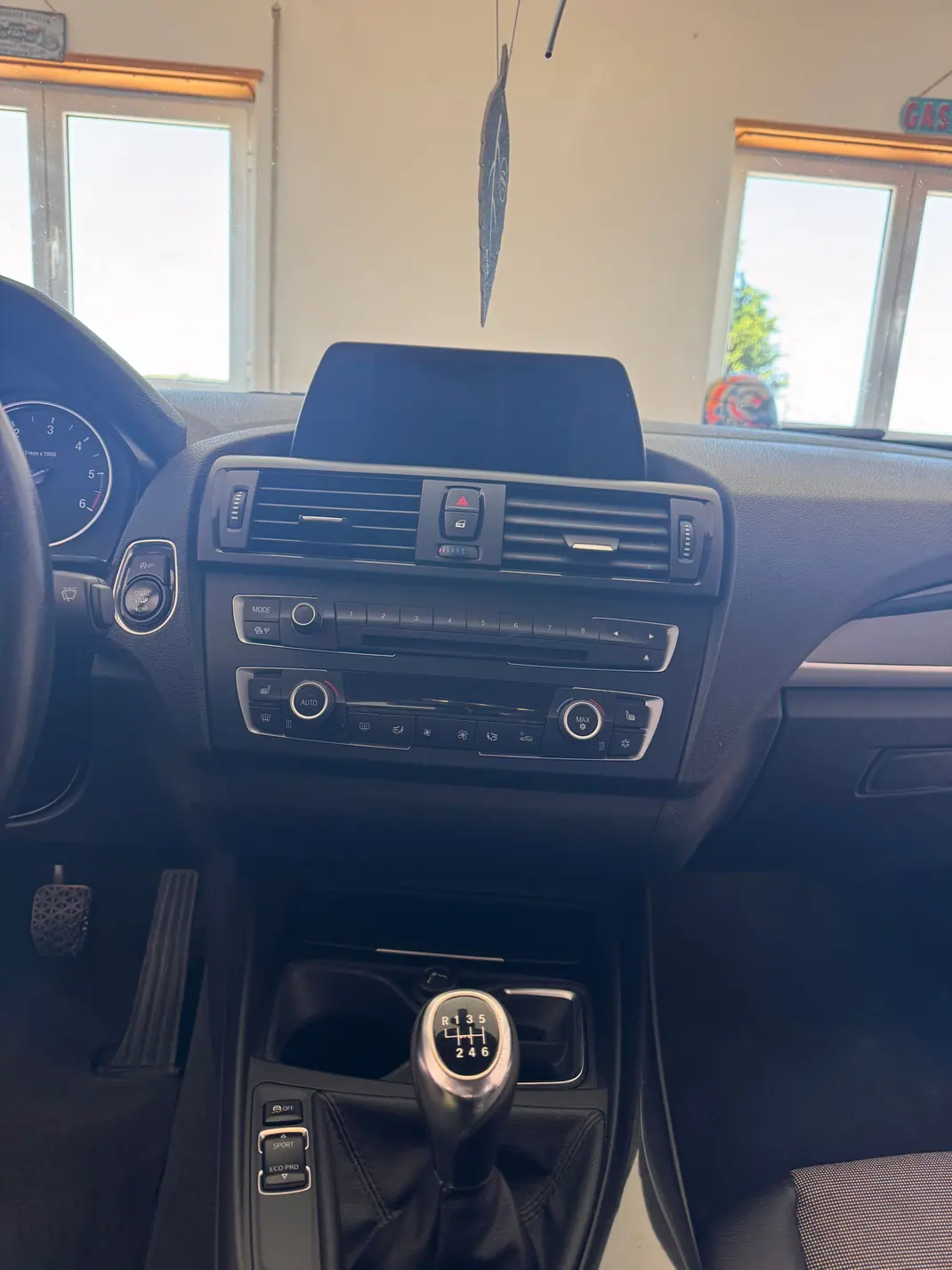 BMW 116 2013 - 8500 EUR, 210000 km - 210000km - foto 11 de 15
